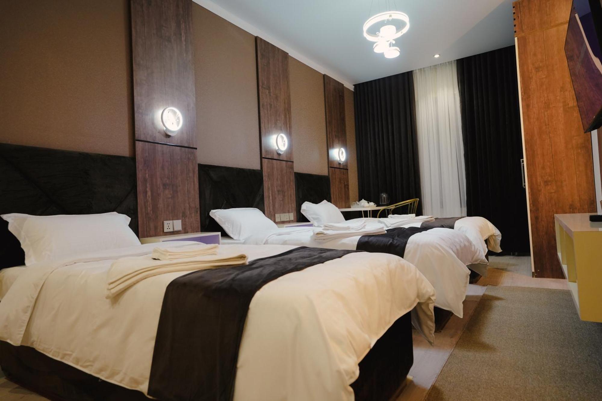Baland Hotel דושאנבה מראה חיצוני תמונה