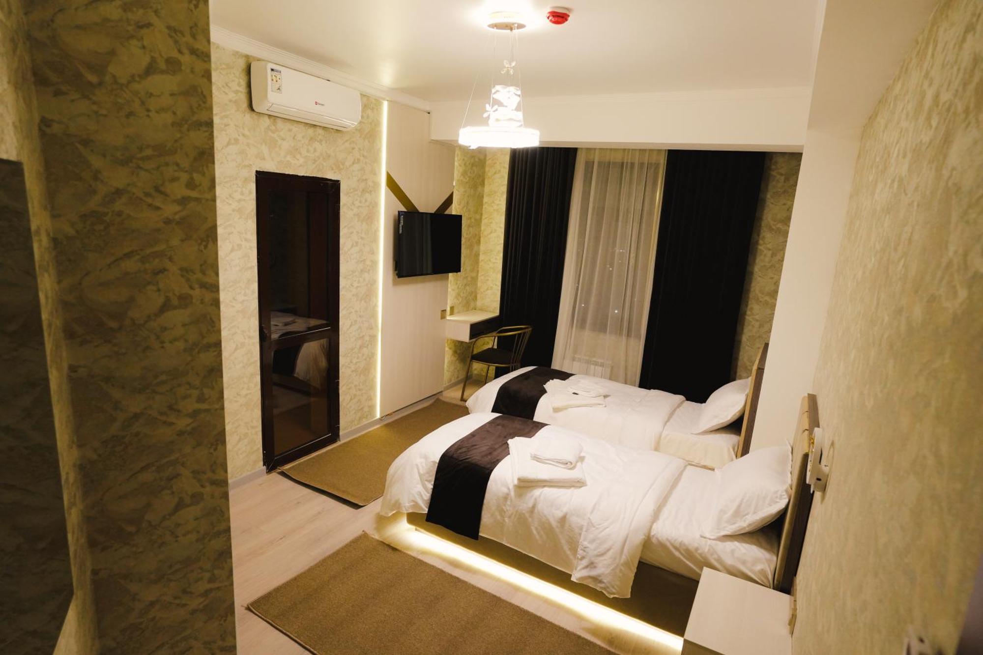 Baland Hotel דושאנבה מראה חיצוני תמונה