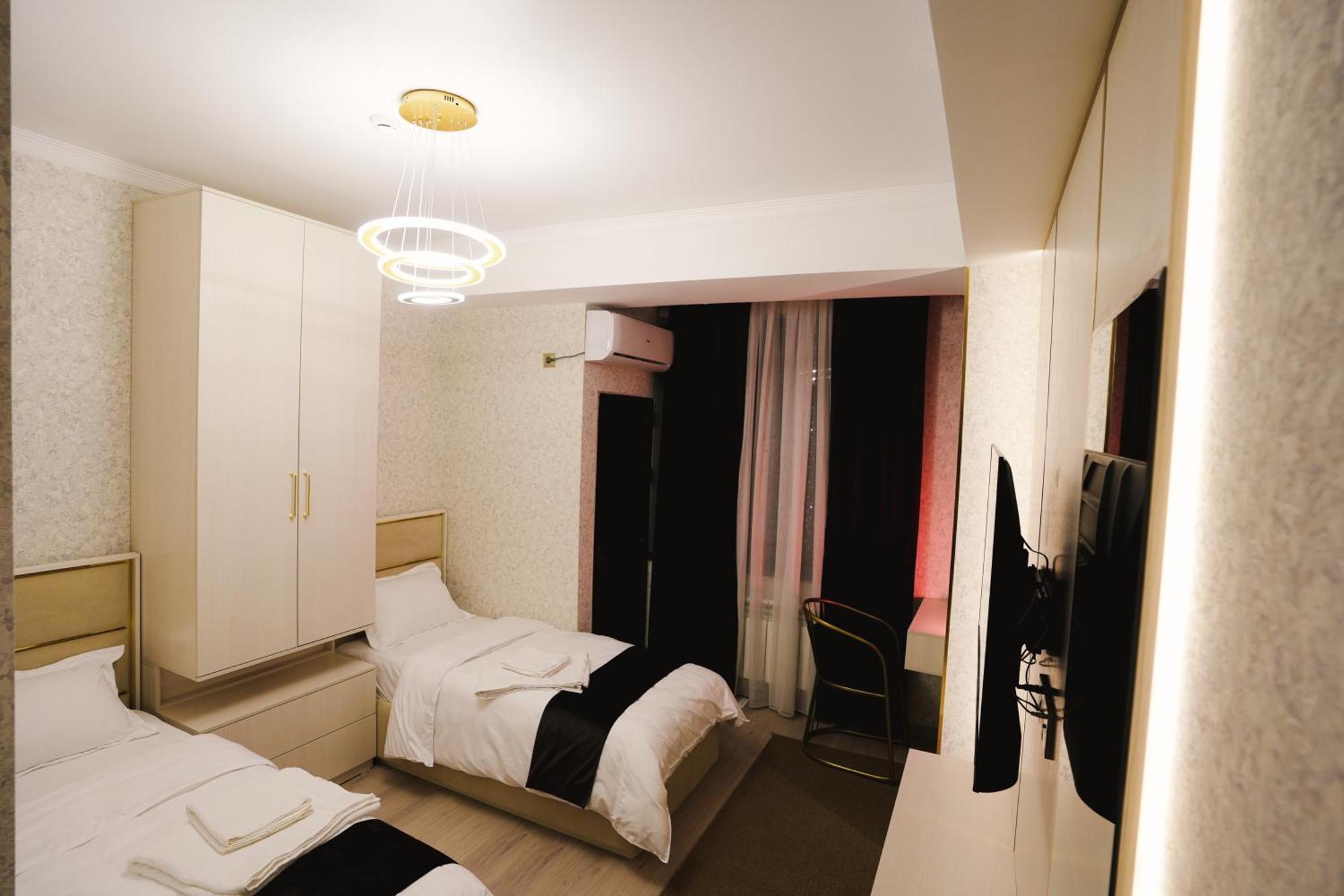 Baland Hotel דושאנבה מראה חיצוני תמונה