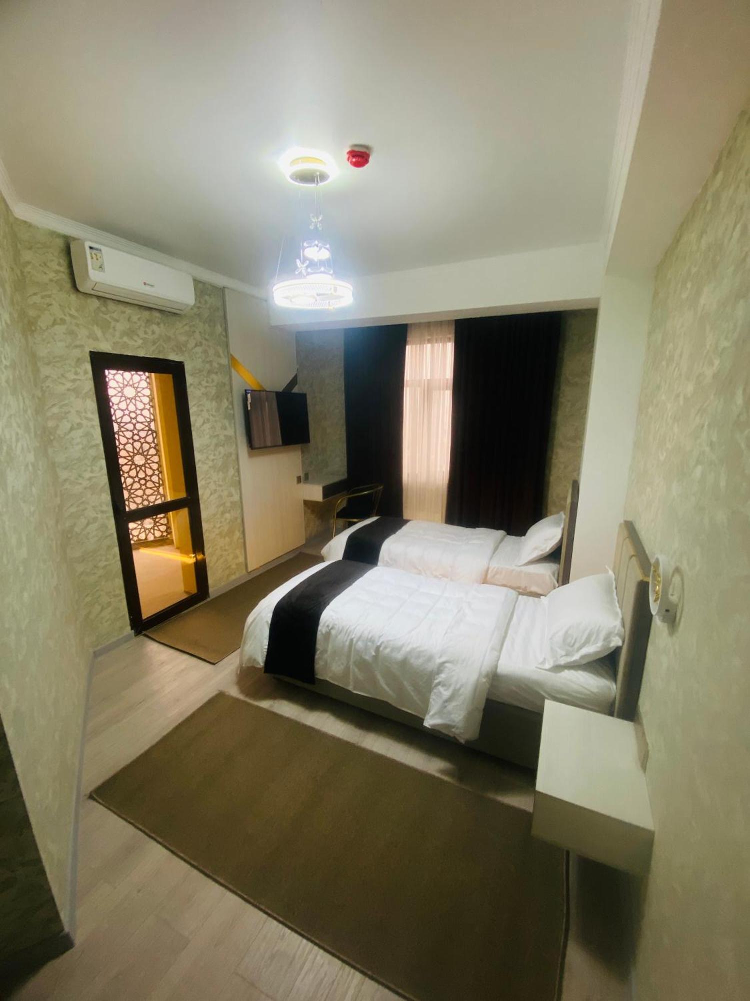 Baland Hotel דושאנבה מראה חיצוני תמונה