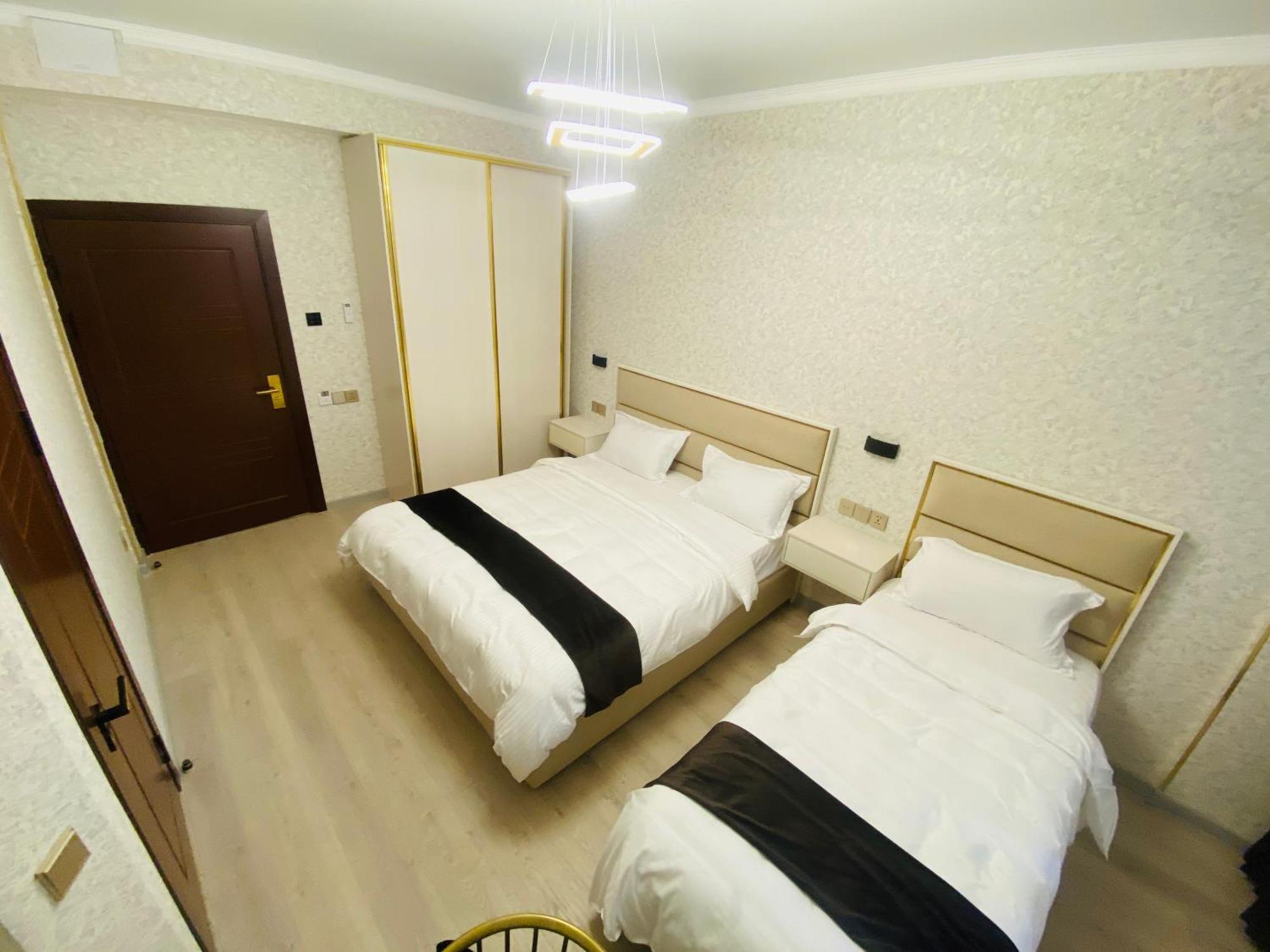Baland Hotel דושאנבה מראה חיצוני תמונה