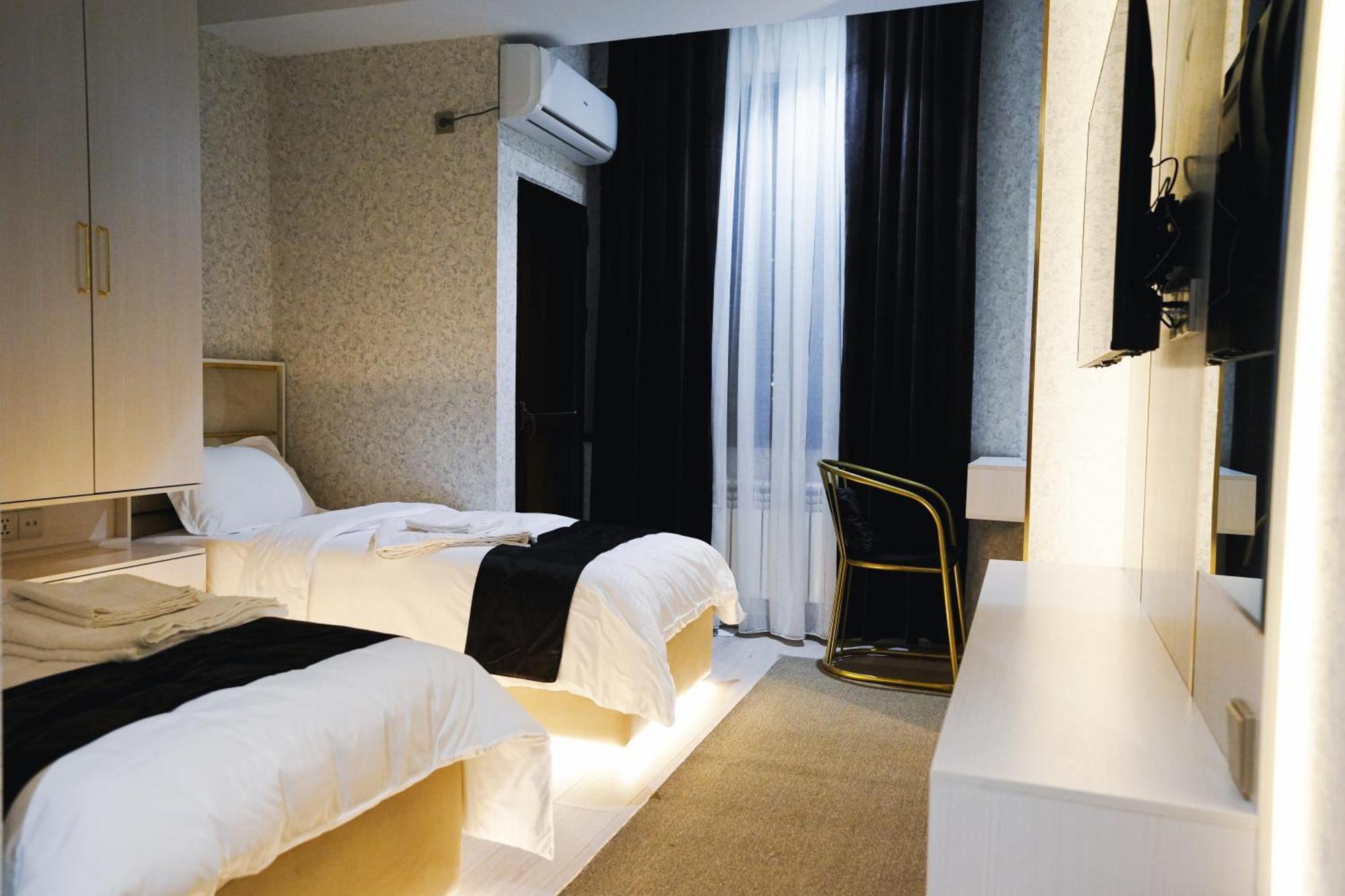 Baland Hotel דושאנבה מראה חיצוני תמונה